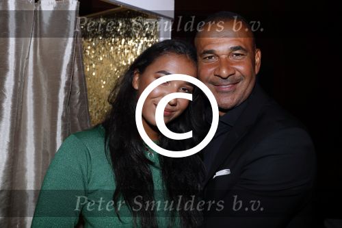 Zaandan 22 september 2017
Karin de Rooij 9 vriendin Ruud Gullit) viert haar 50e verjaardag. Ruud met zijn dochters Felicity en Joelle