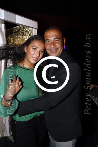Zaandan 22 september 2017
Karin de Rooij 9 vriendin Ruud Gullit) viert haar 50e verjaardag. Ruud met zijn dochters Felicity en Joelle
