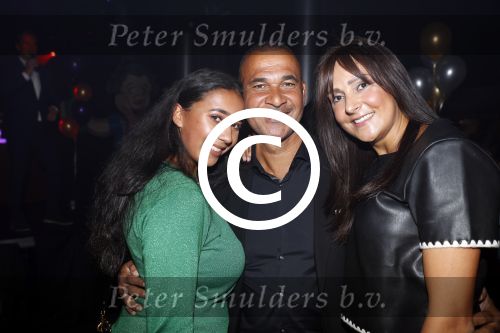 Zaandan 22 september 2017
Karin de Rooij 9 vriendin Ruud Gullit) viert haar 50e verjaardag. Ruud met zijn dochters Felicity en Joelle