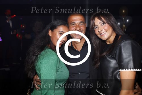 Zaandan 22 september 2017
Karin de Rooij 9 vriendin Ruud Gullit) viert haar 50e verjaardag. Ruud met zijn dochters Felicity en Joelle