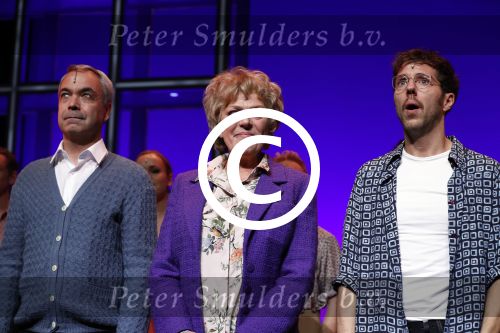 Amsterdam 24 september 2017 
Premiere Annie MG Schmidt met Simone Kleinsma William Spaaij Marjolein Touw Wim v d Driessche en Jeske v d Staak in het de la mar theater.