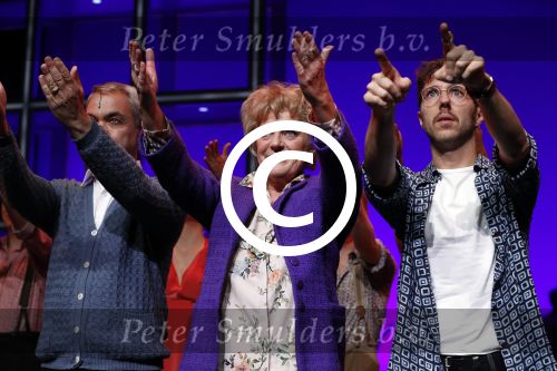 Amsterdam 24 september 2017 
Premiere Annie MG Schmidt met Simone Kleinsma William Spaaij Marjolein Touw Wim v d Driessche en Jeske v d Staak in het de la mar theater.