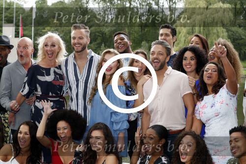 Amsterdam 6 september 2017
Perspresentatie van de musical On Your Feet bij strand Zuid. De cast met oa Ellen Evers, Jim Bakkum, Vajen v d Bosch, Albert Verlinde Nurlaila Kareem en  Tommie Christiaan