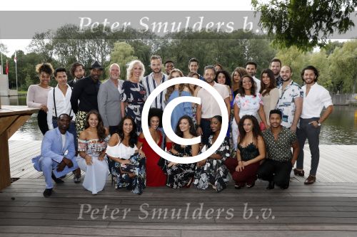Amsterdam 6 september 2017
Perspresentatie van de musical On Your Feet bij strand Zuid. De cast met oa Ellen Evers, Jim Bakkum, Vajen v d Bosch, Albert Verlinde Nurlaila Kareem en  Tommie Christiaan