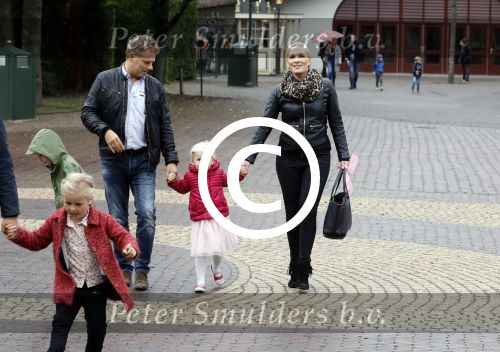 Kaatsheuvel 30 september 2017
Premiere musical in de efteling geschreven door Paul v Loon en Prinses Laurentien. Rein Kolpa en Wieneke Remmers met kinderen