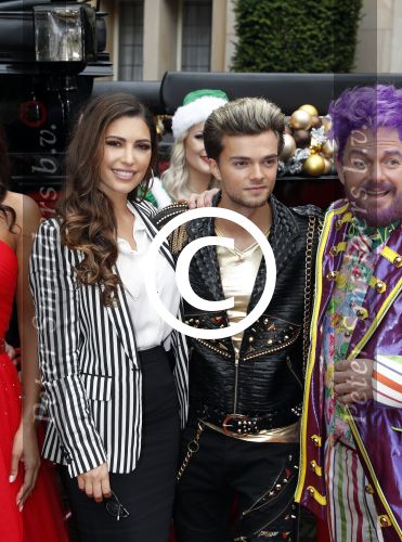 Amsterdam 25 september 2017 
Holly Mae Brood, Martijn Fischer, Yolanthe Sneijder-Cabau, Buddy Vedder, Danny de Munk, Glennis Grace en Carlo Boszhard tijdens de castpresentatie van de Christmas Show 2017 in hotel The Grand. Ruben Nicolai presenteert het.