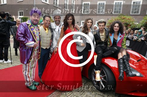 Amsterdam 25 september 2017 
Holly Mae Brood, Martijn Fischer, Yolanthe Sneijder-Cabau, Buddy Vedder, Danny de Munk, Glennis Grace en Carlo Boszhard tijdens de castpresentatie van de Christmas Show 2017 in hotel The Grand. Ruben Nicolai presenteert het.