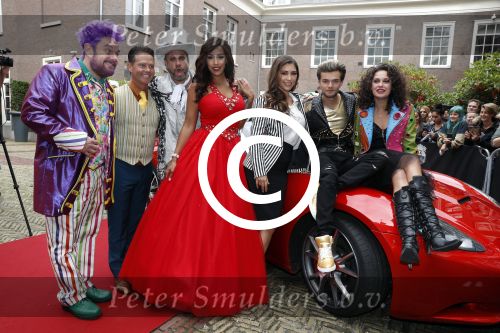 Amsterdam 25 september 2017 
Holly Mae Brood, Martijn Fischer, Yolanthe Sneijder-Cabau, Buddy Vedder, Danny de Munk, Glennis Grace en Carlo Boszhard tijdens de castpresentatie van de Christmas Show 2017 in hotel The Grand. Ruben Nicolai presenteert het.