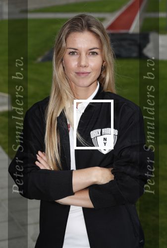 Amsterdam 11 september 2018
Het volledige team van hardlopers voor Only Friends bestaat uit tien personen: zanger Robert Leroy, chef-kok Ramon Beuk, ex-voetbalster Anouk Hoogendijk, eSporter Koen Weijland, Carlos Platier (judoka en winnaar Expeditie Robinson 2017), JoÃ«lle Witschge (deelneemster Expeditie Robinson), huisarts/schrijver/vlogger Rutger Verhoeff, social media influencer Jamie de Boer, Maup van den Berg en Stefan Valk. Ze gaan de marathon van New York lopen.