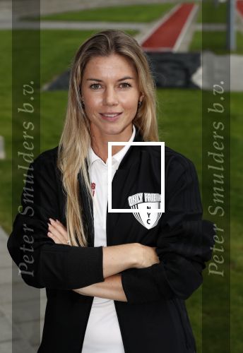 Amsterdam 11 september 2018
Het volledige team van hardlopers voor Only Friends bestaat uit tien personen: zanger Robert Leroy, chef-kok Ramon Beuk, ex-voetbalster Anouk Hoogendijk, eSporter Koen Weijland, Carlos Platier (judoka en winnaar Expeditie Robinson 2017), JoÃ«lle Witschge (deelneemster Expeditie Robinson), huisarts/schrijver/vlogger Rutger Verhoeff, social media influencer Jamie de Boer, Maup van den Berg en Stefan Valk. Ze gaan de marathon van New York lopen.