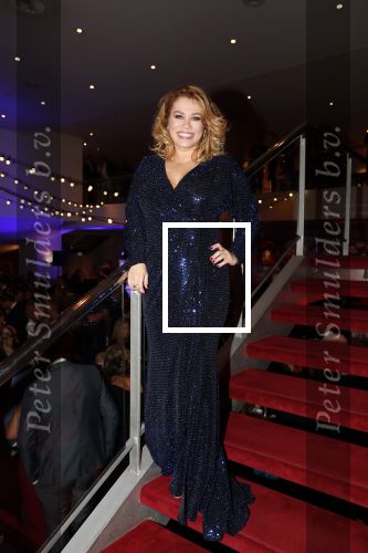 Utrecht 23 september 2018
Premiere Mamma Mia in beatrixtheater. Hoofdrollen zijn er voor Antje Monteiro Jolijn Henneman Sophia Wezer Hilke Bierman Dieter Troubleyn Emiel de Jong en Soy Kroon.