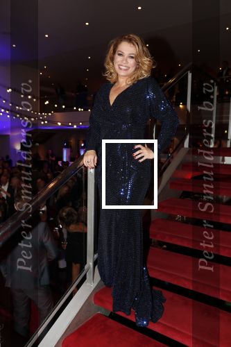 Utrecht 23 september 2018
Premiere Mamma Mia in beatrixtheater. Hoofdrollen zijn er voor Antje Monteiro Jolijn Henneman Sophia Wezer Hilke Bierman Dieter Troubleyn Emiel de Jong en Soy Kroon.
