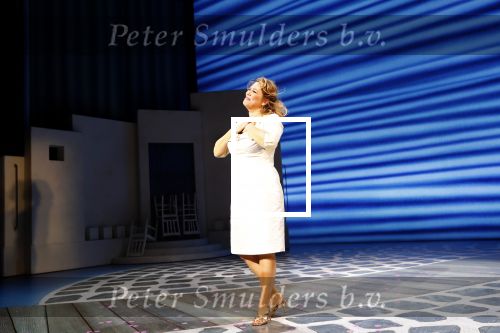 Utrecht 23 september 2018
Premiere Mamma Mia in beatrixtheater. Hoofdrollen zijn er voor Antje Monteiro Jolijn Henneman Sophia Wezer Hilke Bierman Dieter Troubleyn Emiel de Jong en Soy Kroon.