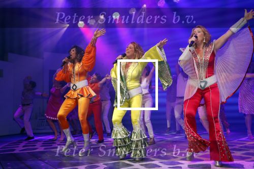 Utrecht 23 september 2018
Premiere Mamma Mia in beatrixtheater. Hoofdrollen zijn er voor Antje Monteiro Jolijn Henneman Sophia Wezer Hilke Bierman Dieter Troubleyn Emiel de Jong en Soy Kroon.