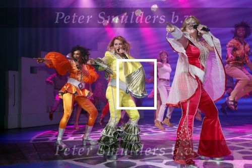 Utrecht 23 september 2018
Premiere Mamma Mia in beatrixtheater. Hoofdrollen zijn er voor Antje Monteiro Jolijn Henneman Sophia Wezer Hilke Bierman Dieter Troubleyn Emiel de Jong en Soy Kroon.