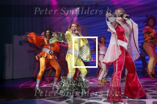Utrecht 23 september 2018
Premiere Mamma Mia in beatrixtheater. Hoofdrollen zijn er voor Antje Monteiro Jolijn Henneman Sophia Wezer Hilke Bierman Dieter Troubleyn Emiel de Jong en Soy Kroon.