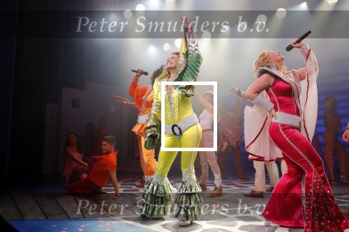 Utrecht 23 september 2018
Premiere Mamma Mia in beatrixtheater. Hoofdrollen zijn er voor Antje Monteiro Jolijn Henneman Sophia Wezer Hilke Bierman Dieter Troubleyn Emiel de Jong en Soy Kroon.