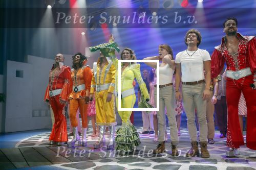 Utrecht 23 september 2018
Premiere Mamma Mia in beatrixtheater. Hoofdrollen zijn er voor Antje Monteiro Jolijn Henneman Sophia Wezer Hilke Bierman Dieter Troubleyn Emiel de Jong en Soy Kroon.