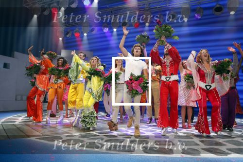 Utrecht 23 september 2018
Premiere Mamma Mia in beatrixtheater. Hoofdrollen zijn er voor Antje Monteiro Jolijn Henneman Sophia Wezer Hilke Bierman Dieter Troubleyn Emiel de Jong en Soy Kroon.