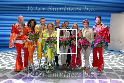 Utrecht 23 september 2018
Premiere Mamma Mia in beatrixtheater. Hoofdrollen zijn er voor Antje Monteiro Jolijn Henneman Sophia Wezer Hilke Bierman Dieter Troubleyn Emiel de Jong en Soy Kroon.