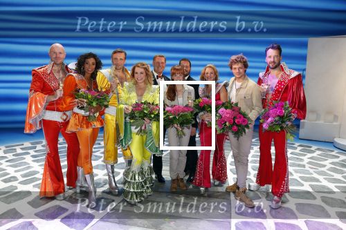 Utrecht 23 september 2018
Premiere Mamma Mia in beatrixtheater. Hoofdrollen zijn er voor Antje Monteiro Jolijn Henneman Sophia Wezer Hilke Bierman Dieter Troubleyn Emiel de Jong en Soy Kroon.