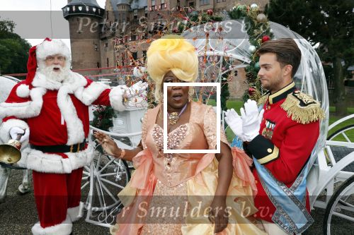 Haarzuilens 12 september 2018
Presentatie cast RTL Kerstshow op kasteel de haar. De cast bestaat uit Carlo Boszhard Buddy Vedder Esmee v Kampen Berget Lewis Pip Pellens Fred v Leer Ger Otte Celinde Schoenmaker en de kerstman.