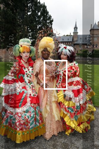 Haarzuilens 12 september 2018
Presentatie cast RTL Kerstshow op kasteel de haar. De cast bestaat uit Carlo Boszhard Buddy Vedder Esmee v Kampen Berget Lewis Pip Pellens Fred v Leer Ger Otte Celinde Schoenmaker en de kerstman.