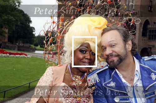 Haarzuilens 12 september 2018
Presentatie cast RTL Kerstshow op kasteel de haar. De cast bestaat uit Carlo Boszhard Buddy Vedder Esmee v Kampen Berget Lewis Pip Pellens Fred v Leer Ger Otte Celinde Schoenmaker en de kerstman.