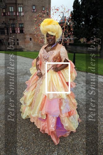 Haarzuilens 12 september 2018
Presentatie cast RTL Kerstshow op kasteel de haar. De cast bestaat uit Carlo Boszhard Buddy Vedder Esmee v Kampen Berget Lewis Pip Pellens Fred v Leer Ger Otte Celinde Schoenmaker en de kerstman.