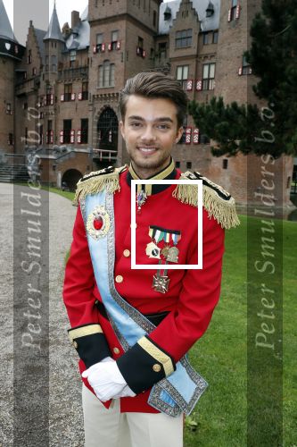 Haarzuilens 12 september 2018
Presentatie cast RTL Kerstshow op kasteel de haar. De cast bestaat uit Carlo Boszhard Buddy Vedder Esmee v Kampen Berget Lewis Pip Pellens Fred v Leer Ger Otte Celinde Schoenmaker en de kerstman.