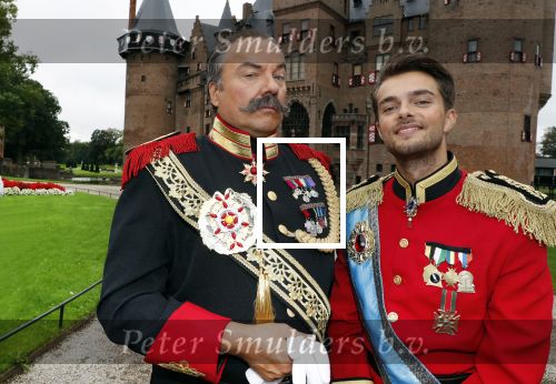 Haarzuilens 12 september 2018
Presentatie cast RTL Kerstshow op kasteel de haar. De cast bestaat uit Carlo Boszhard Buddy Vedder Esmee v Kampen Berget Lewis Pip Pellens Fred v Leer Ger Otte Celinde Schoenmaker en de kerstman.