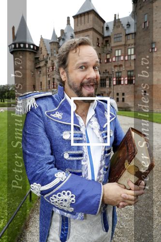 Haarzuilens 12 september 2018
Presentatie cast RTL Kerstshow op kasteel de haar. De cast bestaat uit Carlo Boszhard Buddy Vedder Esmee v Kampen Berget Lewis Pip Pellens Fred v Leer Ger Otte Celinde Schoenmaker en de kerstman.
