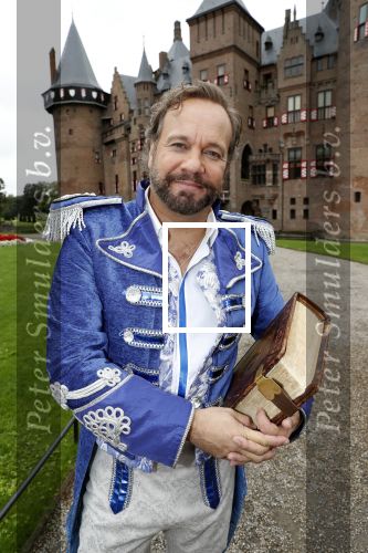 Haarzuilens 12 september 2018
Presentatie cast RTL Kerstshow op kasteel de haar. De cast bestaat uit Carlo Boszhard Buddy Vedder Esmee v Kampen Berget Lewis Pip Pellens Fred v Leer Ger Otte Celinde Schoenmaker en de kerstman.