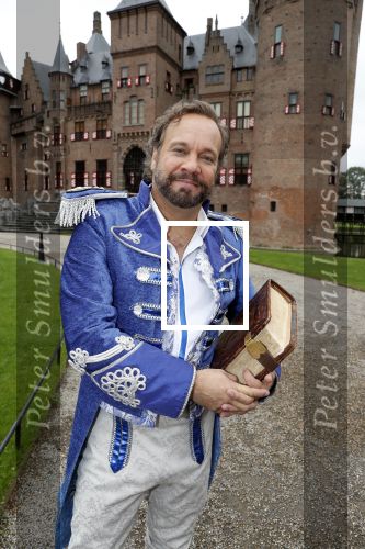 Haarzuilens 12 september 2018
Presentatie cast RTL Kerstshow op kasteel de haar. De cast bestaat uit Carlo Boszhard Buddy Vedder Esmee v Kampen Berget Lewis Pip Pellens Fred v Leer Ger Otte Celinde Schoenmaker en de kerstman.