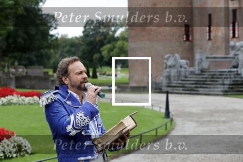 Haarzuilens 12 september 2018
Presentatie cast RTL Kerstshow op kasteel de haar. De cast bestaat uit Carlo Boszhard Buddy Vedder Esmee v Kampen Berget Lewis Pip Pellens Fred v Leer Ger Otte Celinde Schoenmaker en de kerstman.