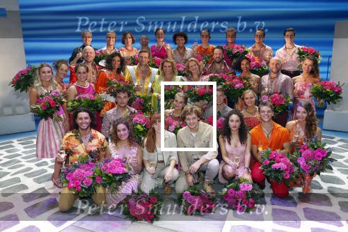 Utrecht 23 september 2018
Premiere Mamma Mia in beatrixtheater. Hoofdrollen zijn er voor Antje Monteiro Jolijn Henneman Sophia Wezer Hilke Bierman Dieter Troubleyn Emiel de Jong en Soy Kroon.