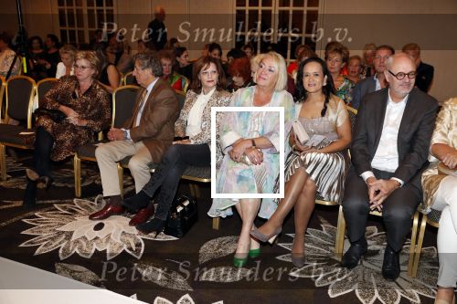 Amsterdam 16 september 2018
45 jaar Sheila de Vries in het Hilton.
Viola Holt en Catherine Keyl op de eerste rij