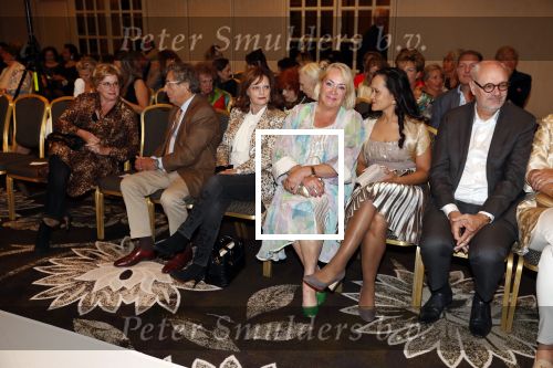 Amsterdam 16 september 2018
45 jaar Sheila de Vries in het Hilton.
Viola Holt en Catherine Keyl op de eerste rij
