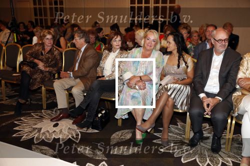 Amsterdam 16 september 2018
45 jaar Sheila de Vries in het Hilton.
Viola Holt en Catherine Keyl op de eerste rij