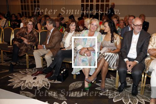 Amsterdam 16 september 2018
45 jaar Sheila de Vries in het Hilton.
Viola Holt en Catherine Keyl op de eerste rij