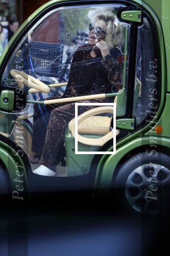 Amsterdam 24 september 2018
Connie Witteman met gebroken gips in voet in haar CCCC Biro karretje.