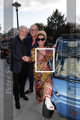 Amsterdam 25 september 2018
Presentatie Amsterdam XXXL bij sushisamba. Connie Witteman kwam met partner Eugene v Dun. Mark Teurlings geeft Amsterdam XXXL uit