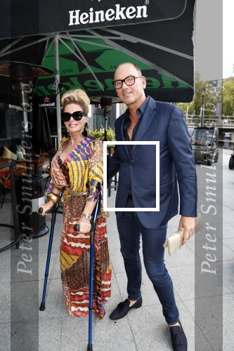 Amsterdam 25 september 2018
Presentatie Amsterdam XXXL bij sushisamba. Connie Witteman kwam met partner Eugene v Dun. Mark Teurlings geeft Amsterdam XXXL uit
