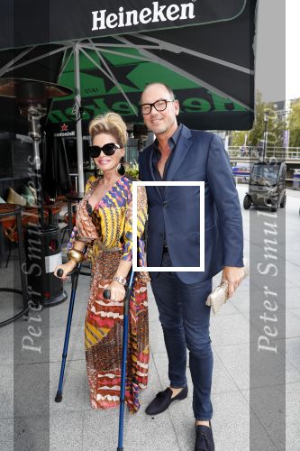 Amsterdam 25 september 2018
Presentatie Amsterdam XXXL bij sushisamba. Connie Witteman kwam met partner Eugene v Dun. Mark Teurlings geeft Amsterdam XXXL uit