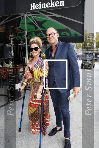 Amsterdam 25 september 2018
Presentatie Amsterdam XXXL bij sushisamba. Connie Witteman kwam met partner Eugene v Dun. Mark Teurlings geeft Amsterdam XXXL uit