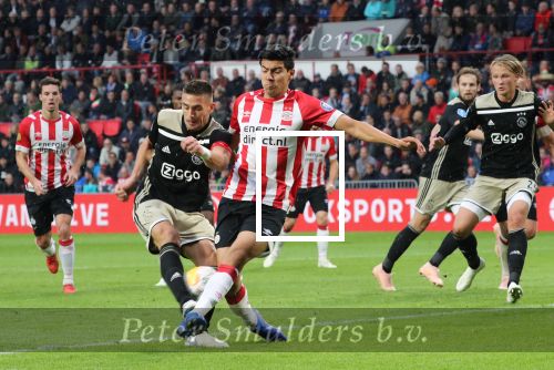 Eindhoven, 23 September 2018 PSV-AJAX Kompetitie, Seizoen 2018-2019 Eindstand 3-0
Eric Gutierrez en Tadic
