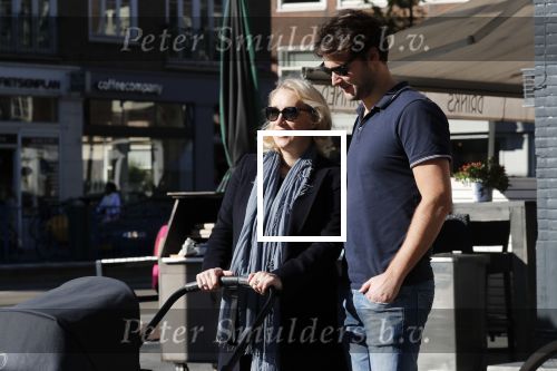 Amsterdam 27 september 2018
Eva Jinek en haar vriend Dexter gaan voor het eerst wandelen met hun zoon Pax.