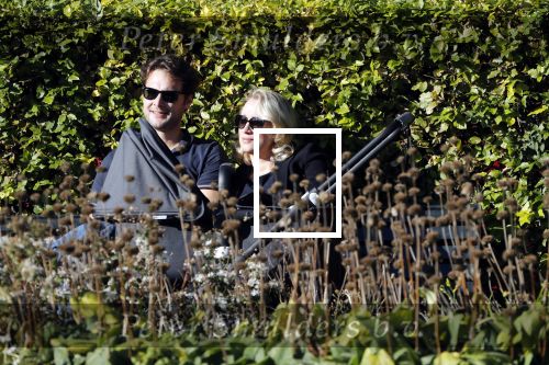 Amsterdam 27 september 2018
Eva Jinek en haar vriend Dexter gaan voor het eerst wandelen met hun zoon Pax.