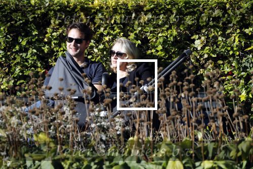 Amsterdam 27 september 2018
Eva Jinek en haar vriend Dexter gaan voor het eerst wandelen met hun zoon Pax.