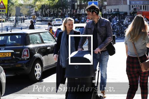 Amsterdam 27 september 2018
Eva Jinek en haar vriend Dexter gaan voor het eerst wandelen met hun zoon Pax.